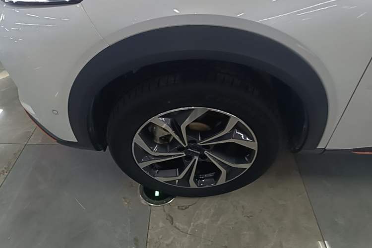 Used Haval XY 2022 1.5T ZhiZun Edition Left Front Wheel Hub