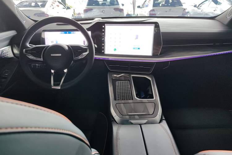Used Haval XY 2023 1.5T Smart Edition Center Console