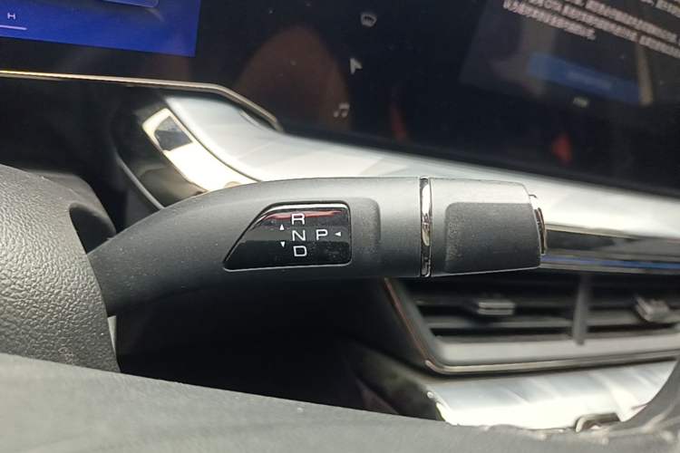 Used Haval XY 2023 1.5T Luxury Edition Gear Lever
