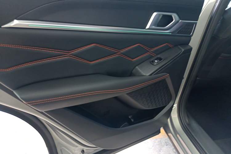 Used Haval XY 2023 1.5T Smart Edition Interior 8