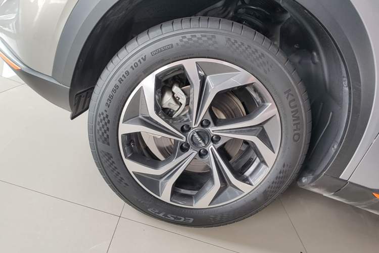 Used Haval XY 2023 1.5T Smart Edition Left Front Wheel Hub