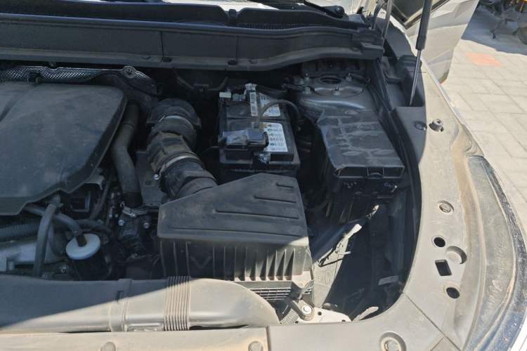 Used Haval XY 2023 2.0T ZhiZun All-Wheel Drive Edition Engine Bay Left
