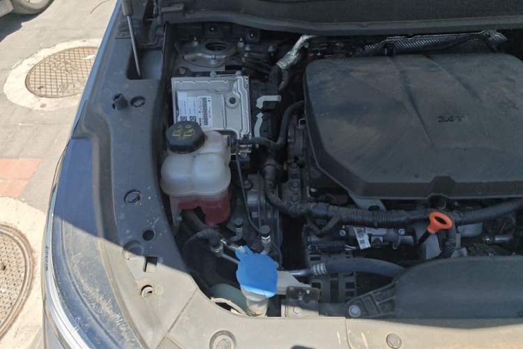 Used Haval XY 2023 2.0T ZhiZun All-Wheel Drive Edition Engine Bay Right