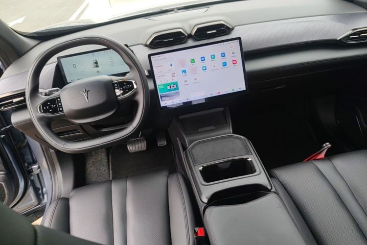Used HEDMOS 06 2025 Model 520km Center Console