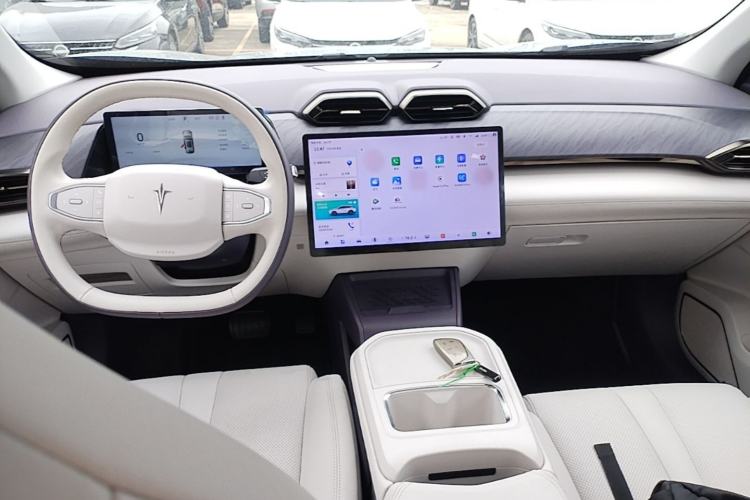 Used HEDMOS 06 2025 Model 520km Center Console