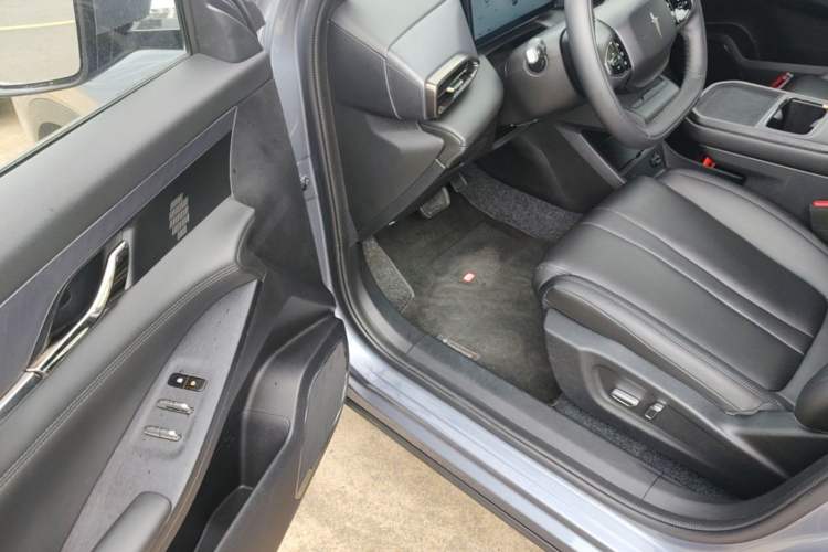 Used HEDMOS 06 2025 Model 520km Driver Seat