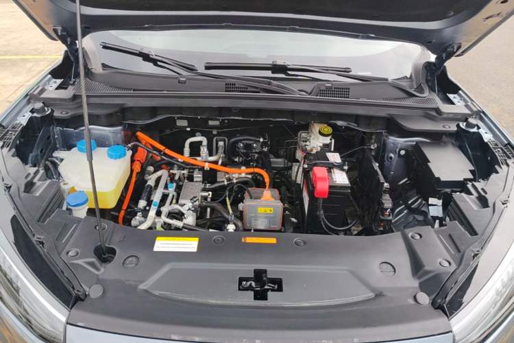 Used HEDMOS 06 2025 Model 520km Engine Bay