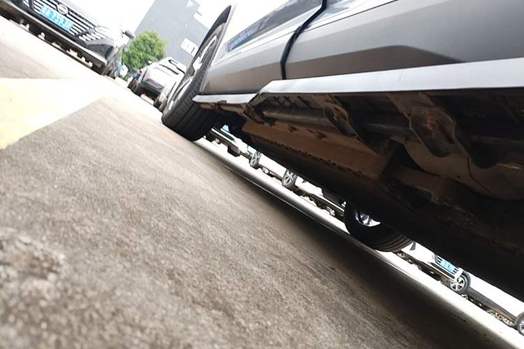 Used HEDMOS 06 2025 Model 520km Left Side Sill