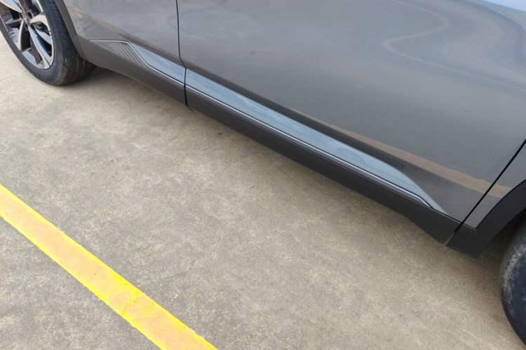 Used HEDMOS 06 2025 Model 520km Right Side Sill