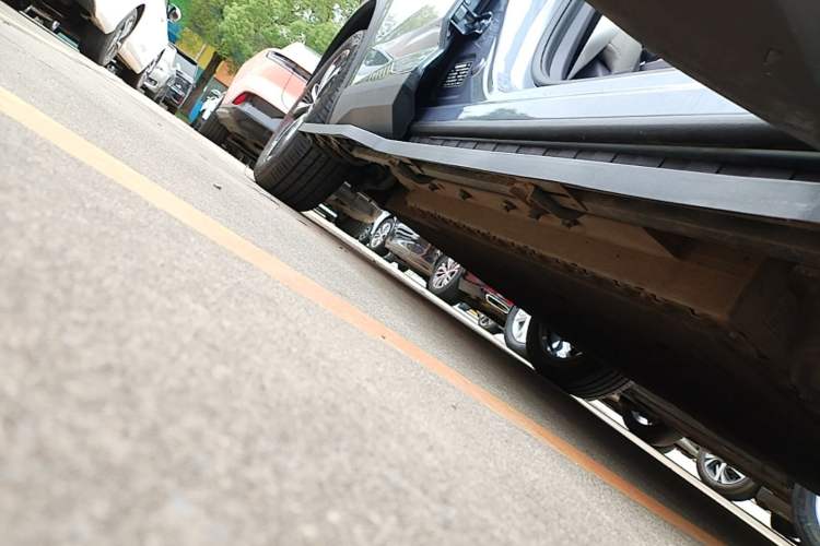 Used HEDMOS 06 2025 Model 520km Right Side Sill