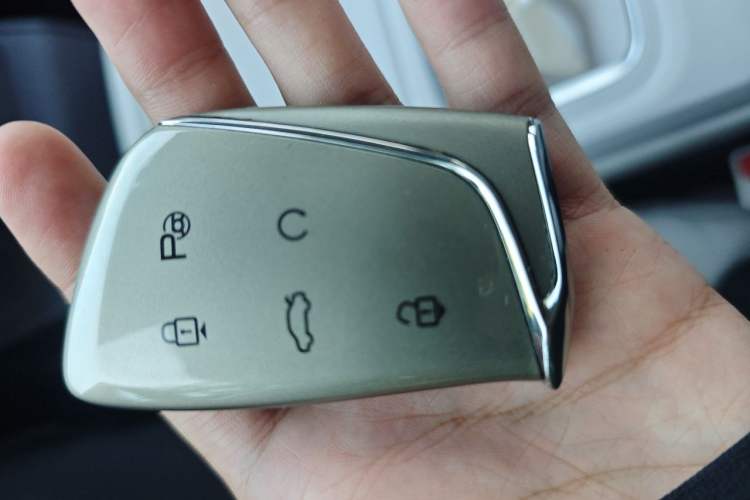 Used HEDMOS 06 2025 Model 520km Vehicle Key
