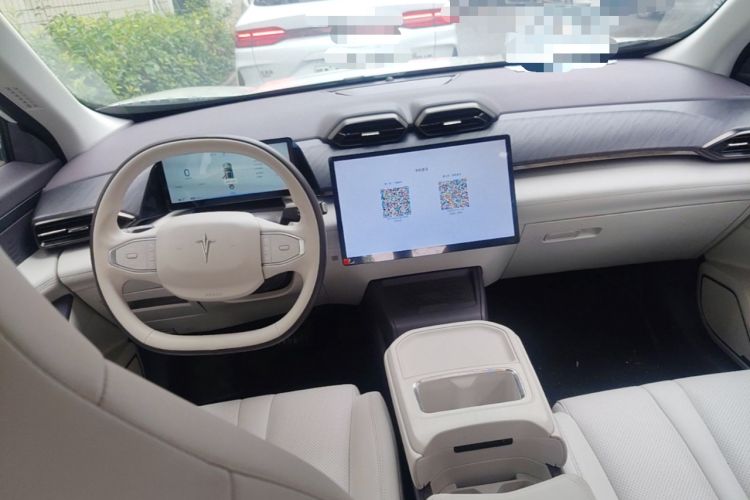 Used HEDMOS 06 2025 Model 520km Center Console