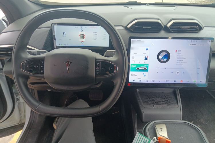 Used HEDMOS 06 2025 Model 520km Center Console