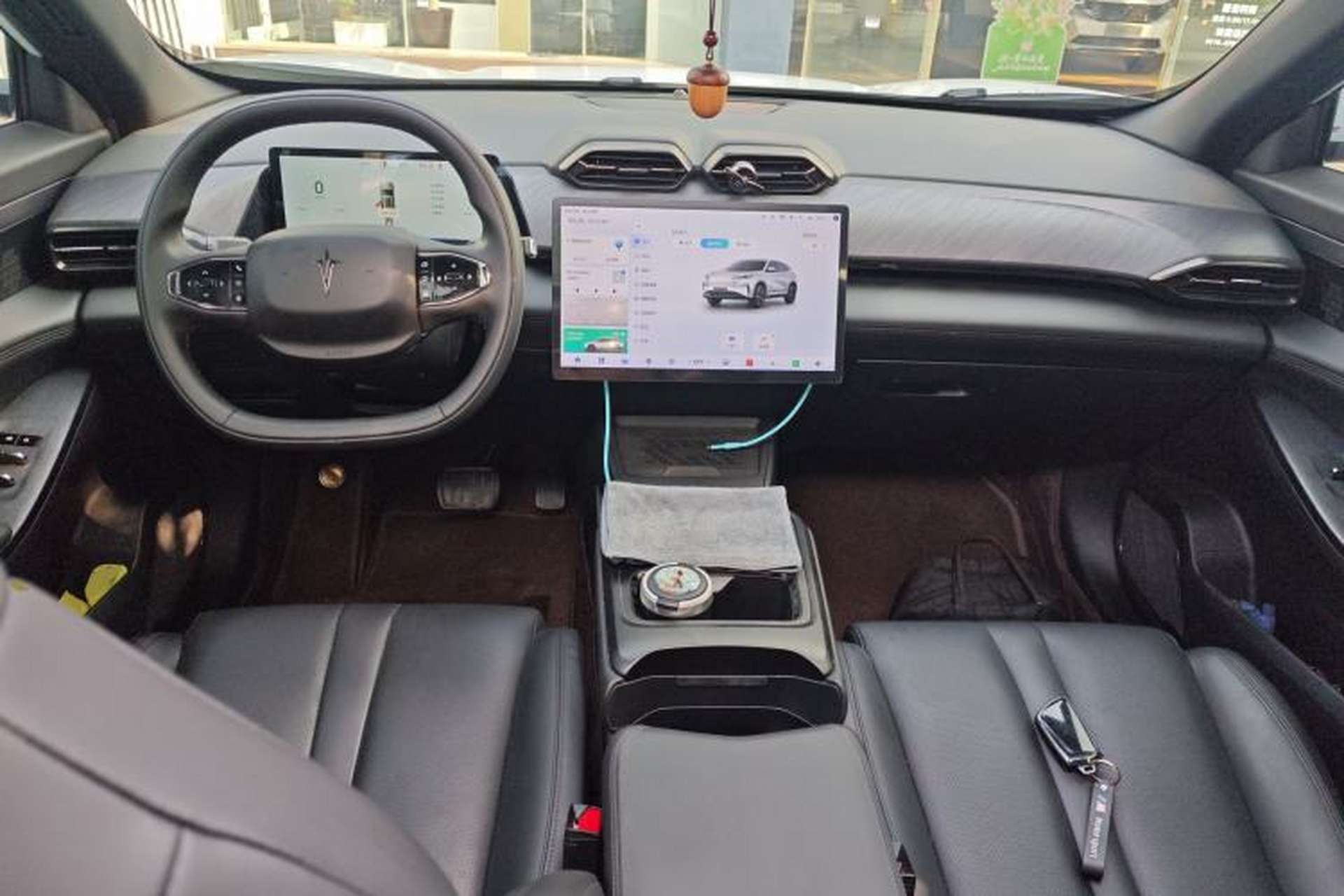 Used HEDMOS 06 2025 Model 520km Center Console