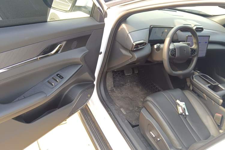 Used HEDMOS 06 2025 Model 520km Driver Seat