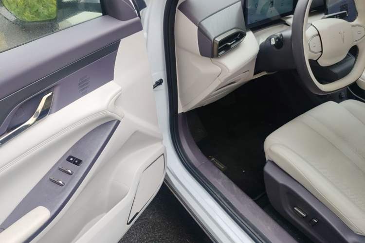 Used HEDMOS 06 2025 Model 520km Driver Seat