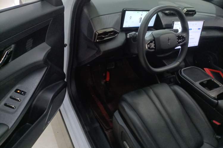 Used HEDMOS 06 2025 Model 520km Driver Seat