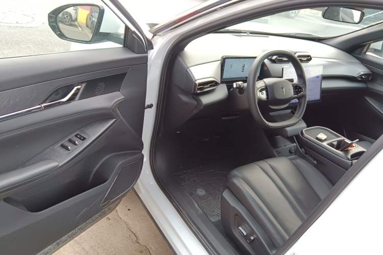 Used HEDMOS 06 2025 Model 520km Driver Seat