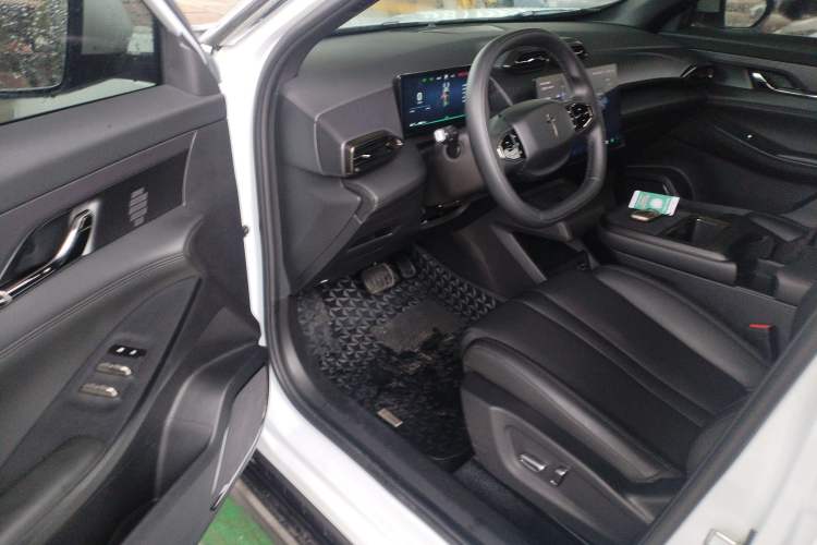 Used HEDMOS 06 2025 Model 520km Driver Seat