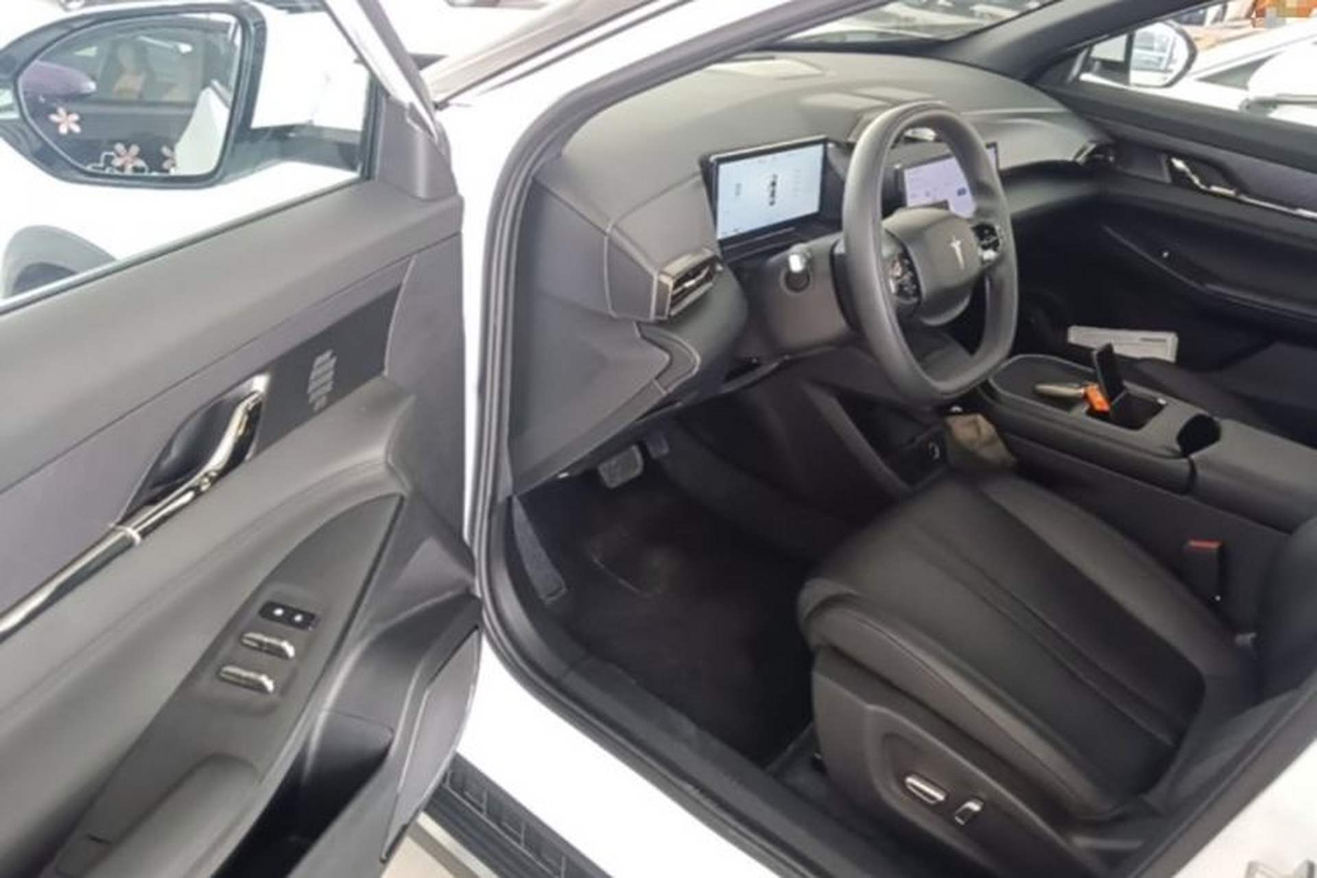 Used HEDMOS 06 2025 Model 520km Driver Seat
