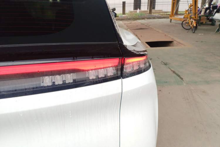 Used HEDMOS 06 2025 Model 520km Exterior 3