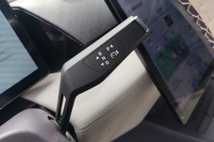 Used HEDMOS 06 2025 Model 520km Gear Lever