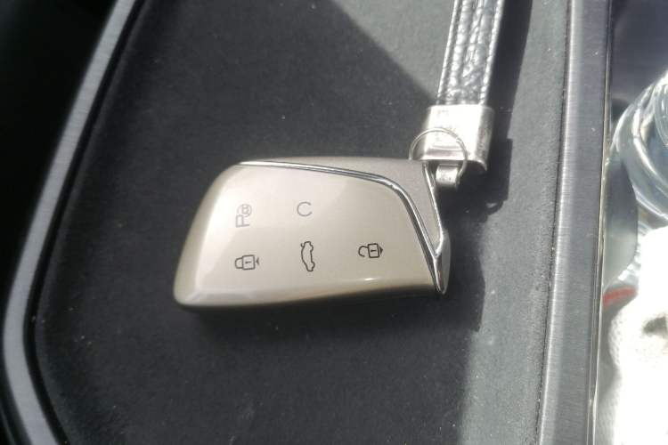 Used HEDMOS 06 2025 Model 520km Interior 1