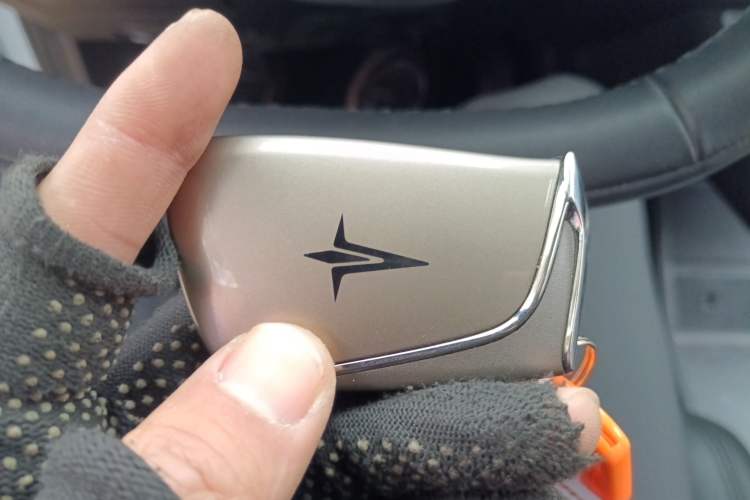 Used HEDMOS 06 2025 Model 520km Interior 1