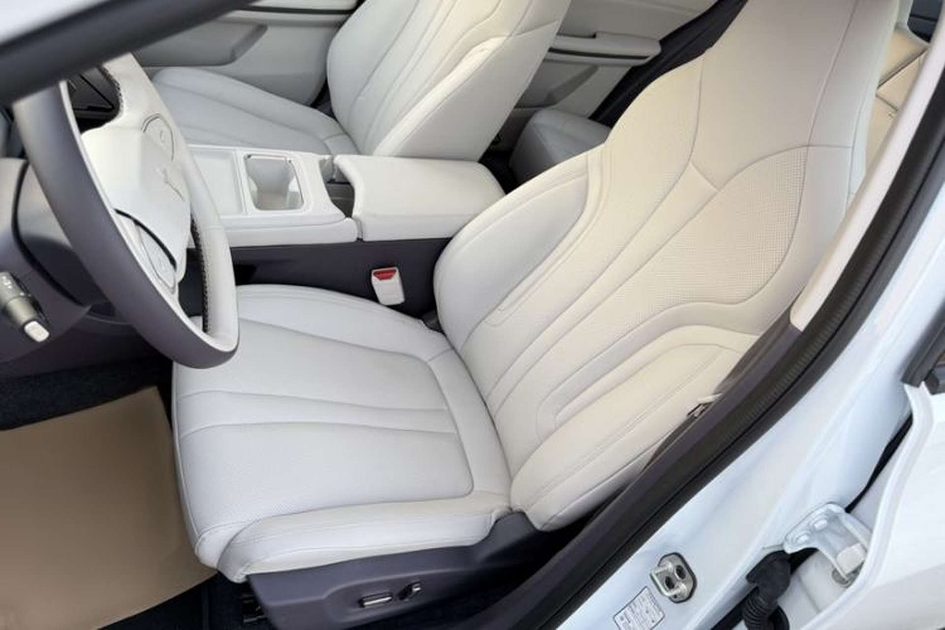 Used HEDMOS 06 2025 Model 520km Interior 1