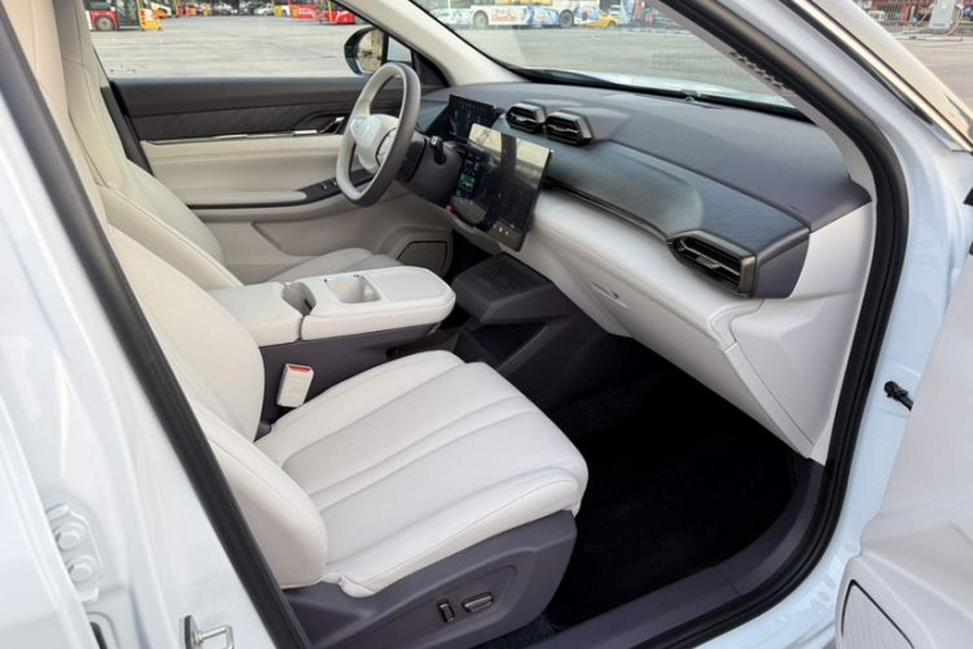 Used HEDMOS 06 2025 Model 520km Interior 2