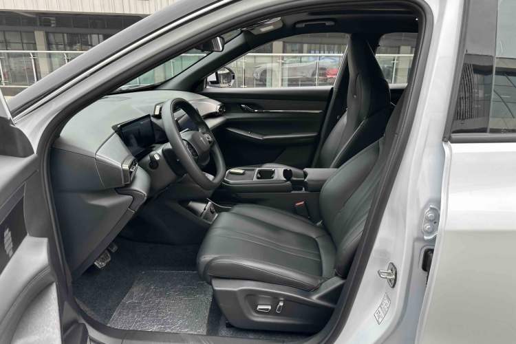 Used HEDMOS 06 2025 Model 520km Interior 2