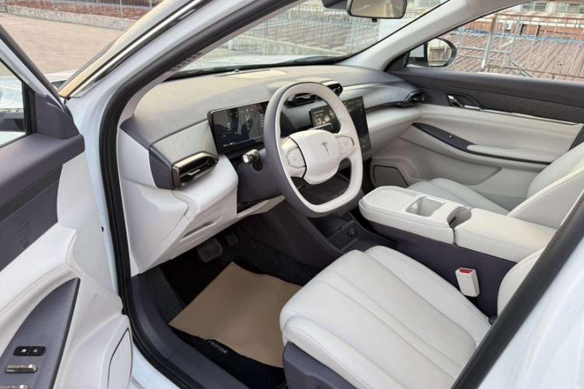 Used HEDMOS 06 2025 Model 520km Interior 3