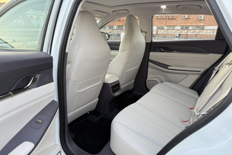 Used HEDMOS 06 2025 Model 520km Interior 5