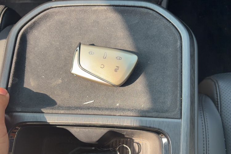 Used HEDMOS 06 2025 Model 520km Interior 5