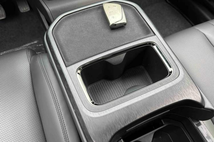 Used HEDMOS 06 2025 Model 520km Interior 9