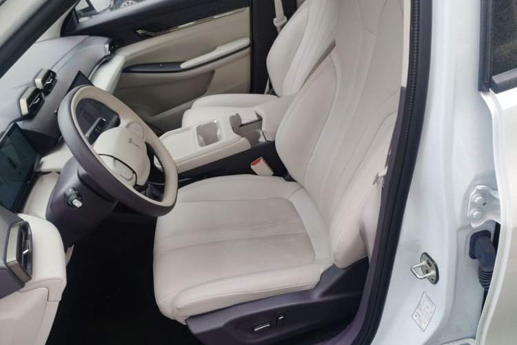 Used HEDMOS 06 2025 Model 520km Left Front Seat