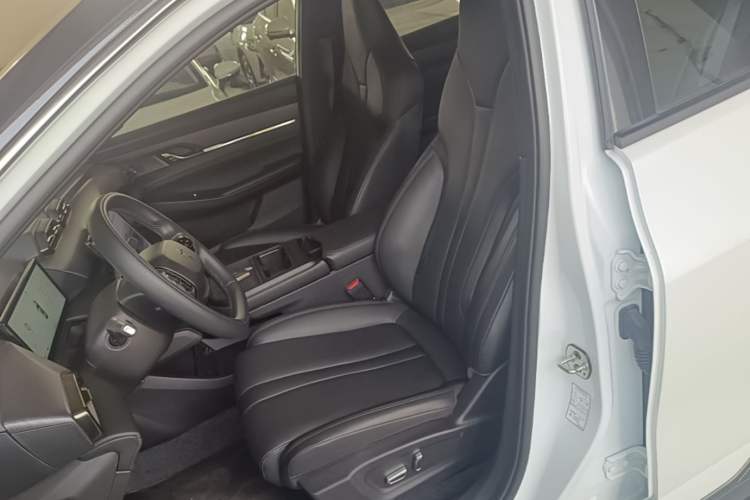 Used HEDMOS 06 2025 Model 520km Left Front Seat