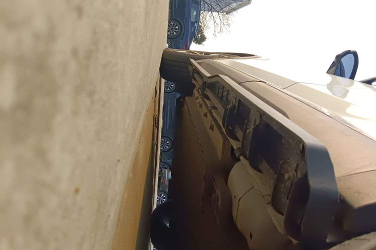Used HEDMOS 06 2025 Model 520km Left Side Sill