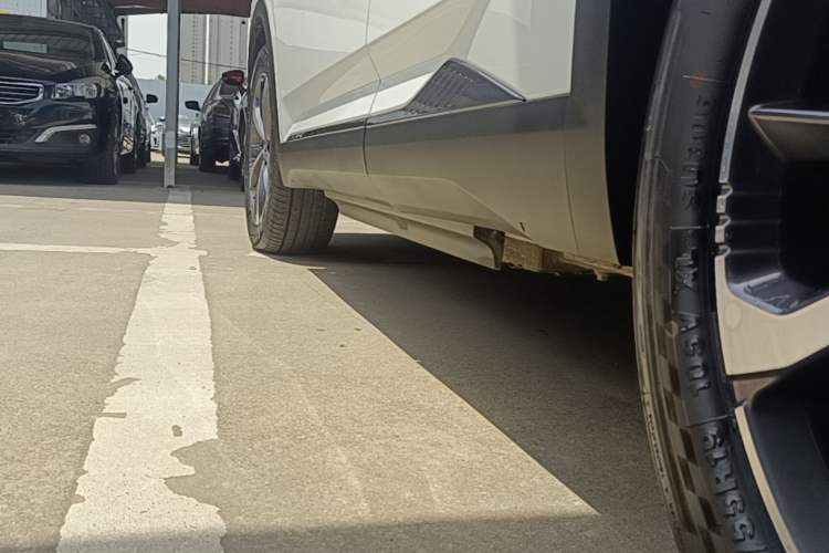 Used HEDMOS 06 2025 Model 520km Left Side Sill