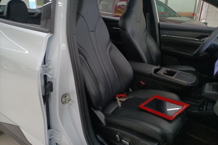 Used HEDMOS 06 2025 Model 520km Right Front Seat