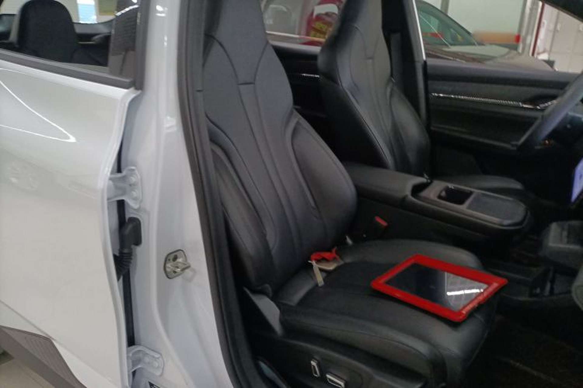 Used HEDMOS 06 2025 Model 520km Right Front Seat
