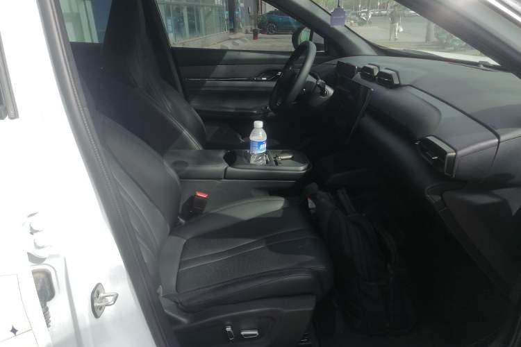 Used HEDMOS 06 2025 Model 520km Right Front Seat