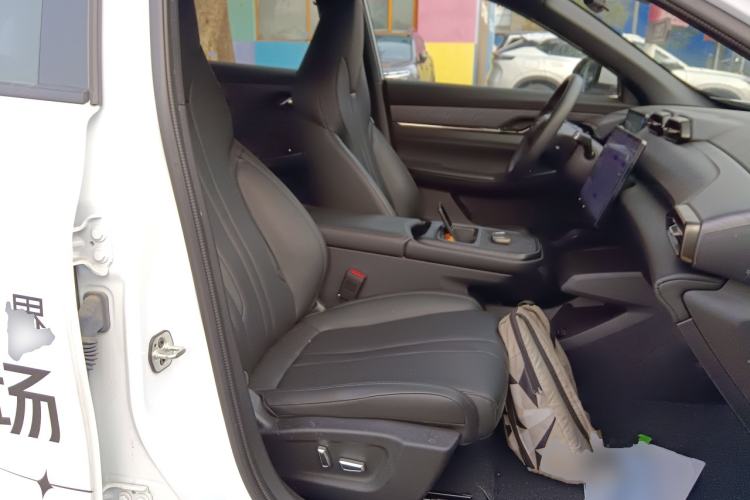 Used HEDMOS 06 2025 Model 520km Right Front Seat