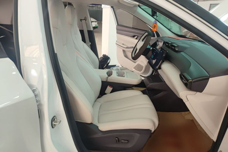 Used HEDMOS 06 2025 Model 520km Right Front Seat