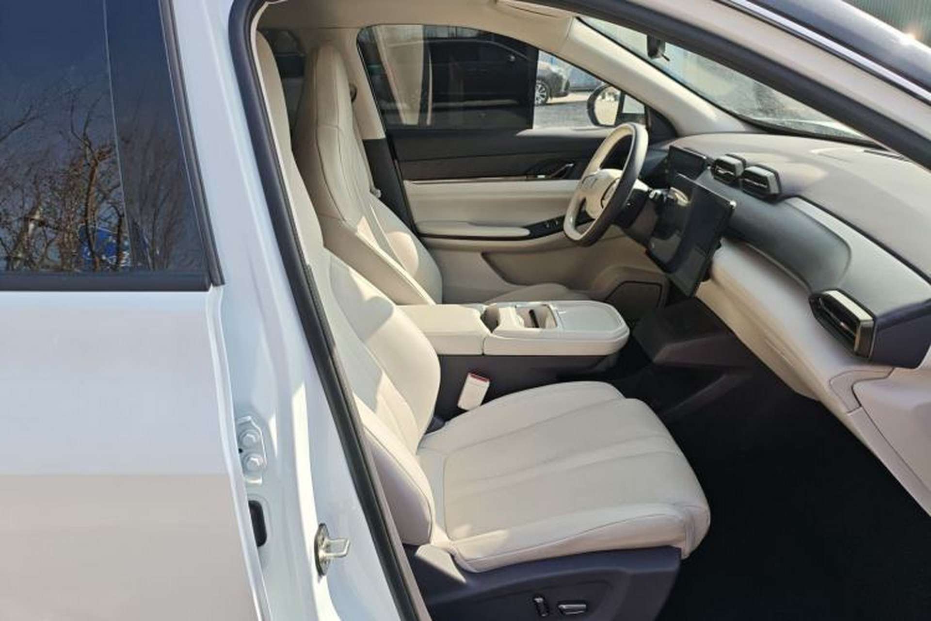 Used HEDMOS 06 2025 Model 520km Right Front Seat