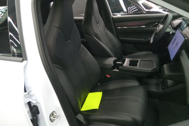 Used HEDMOS 06 2025 Model 520km Right Front Seat