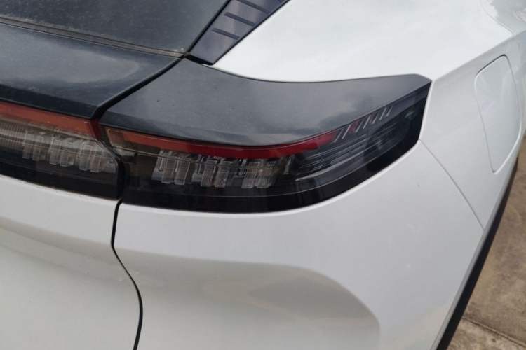 Used HEDMOS 06 2025 Model 520km Right Rear Taillight