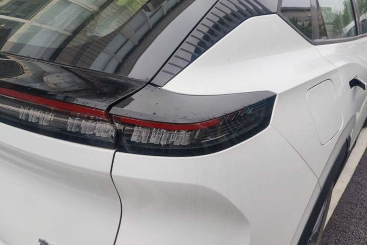Used HEDMOS 06 2025 Model 520km Right Rear Taillight