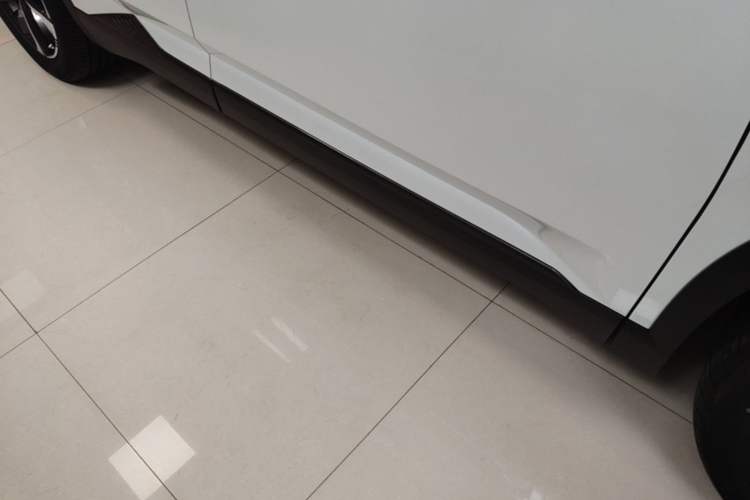 Used HEDMOS 06 2025 Model 520km Right Side Sill