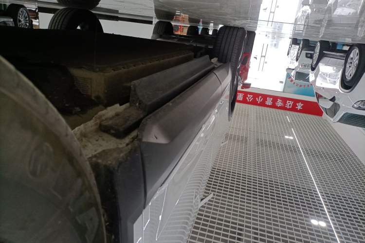 Used HEDMOS 06 2025 Model 520km Right Side Sill